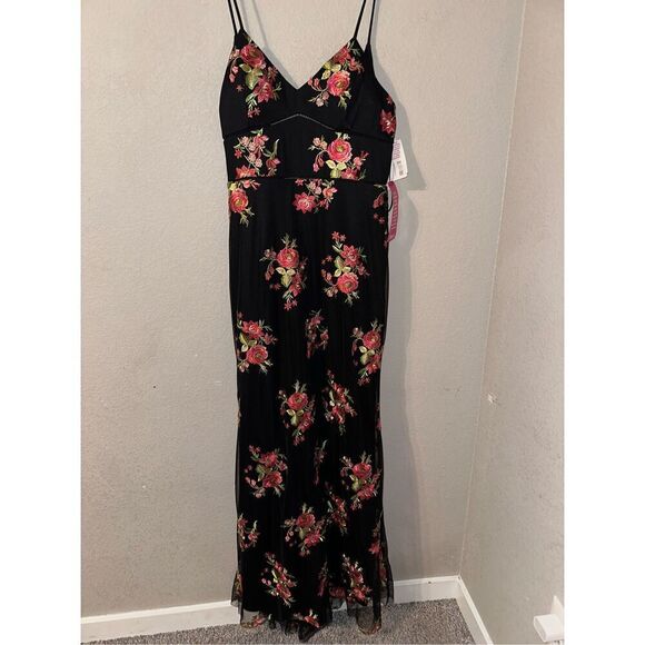 NWT Gianni Bini Floral Embroidered Formal Dress - Picture 1 of 8